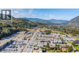 2009 Columbia Avenue, Castlegar, BC V1N2W9 Photo 42