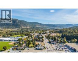 2009 Columbia Avenue, Castlegar, BC V1N2W9 Photo 46