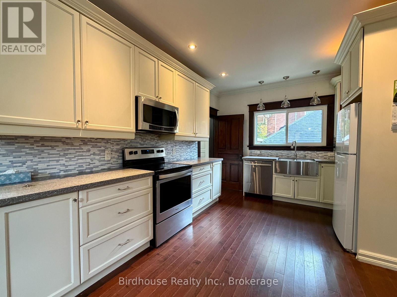 44 Cambridge Street North — photo 10