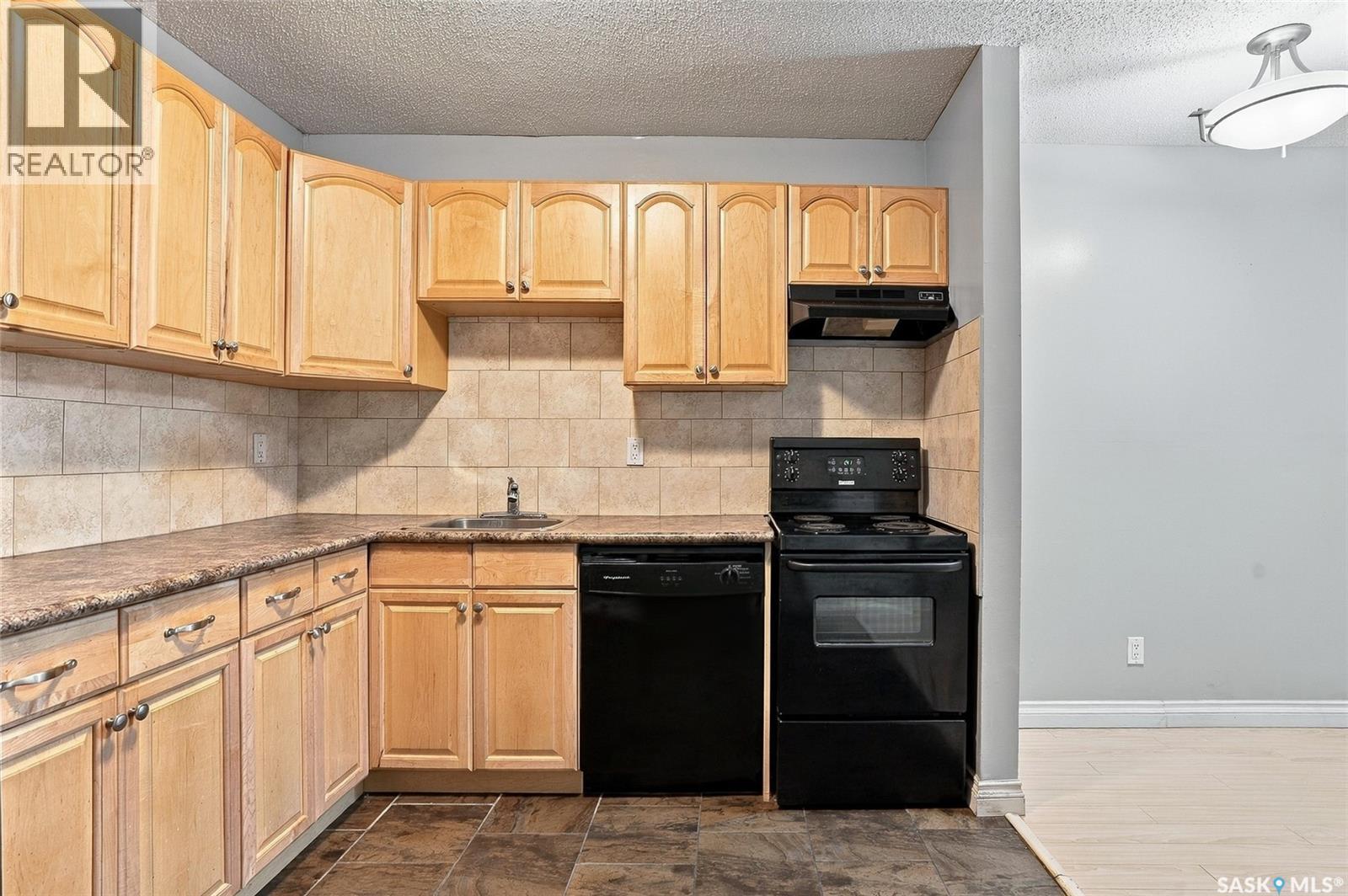 #103 522 X AVENUE S - 11