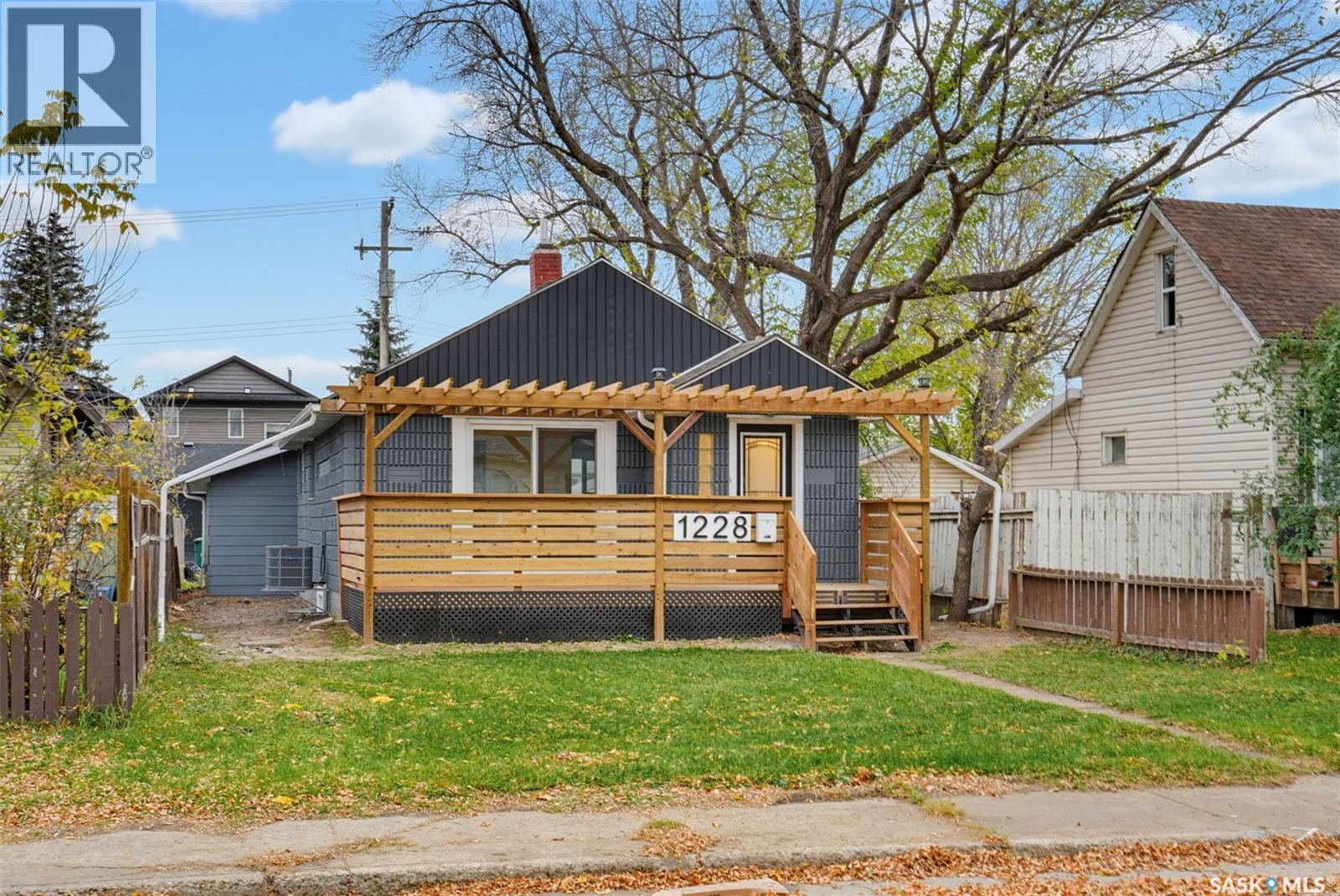 1228 1st AVENUE, Saskatoon — photo 2