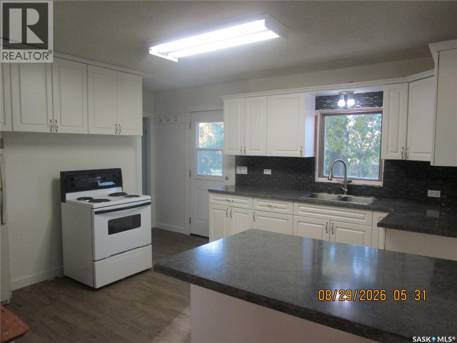 13 3RD STREET E, Willow Bunch — photo 8