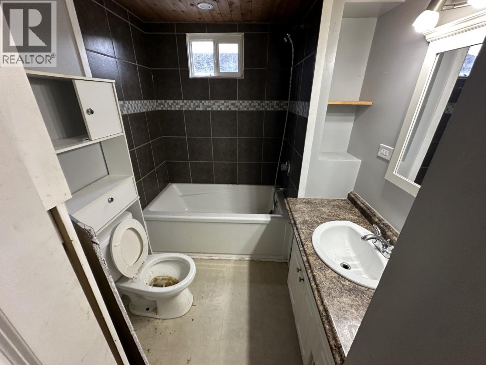 8515 77 STREET - 7