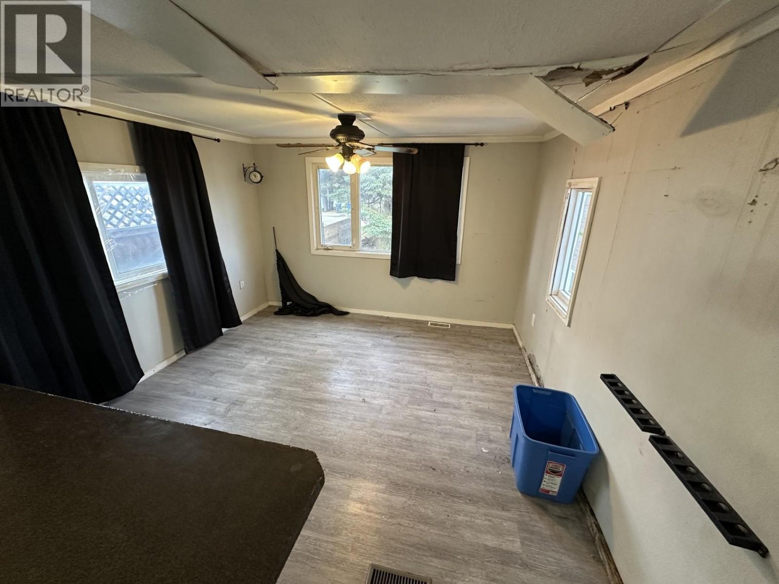 8515 77 STREET - 2