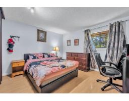 14846 Holly Park Lane, Surrey, BC V3R6Y2 Photo 9