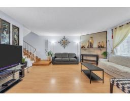 14846 Holly Park Lane, Surrey, BC V3R6Y2 Photo 14