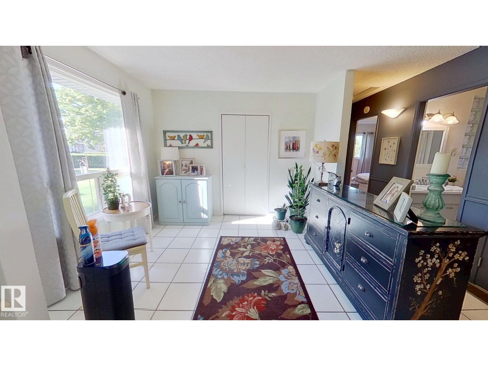6704 152A Avenue NW, photo 3