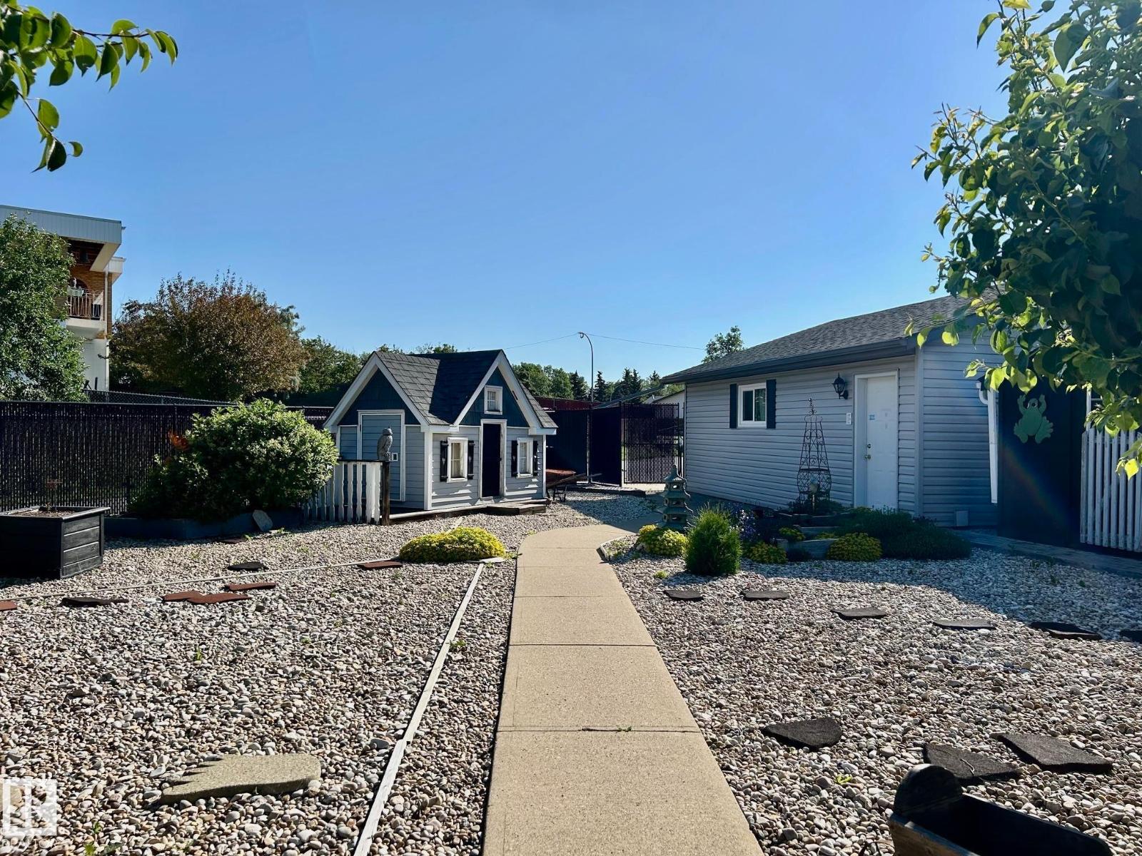 6704 152A Avenue NW, photo 31
