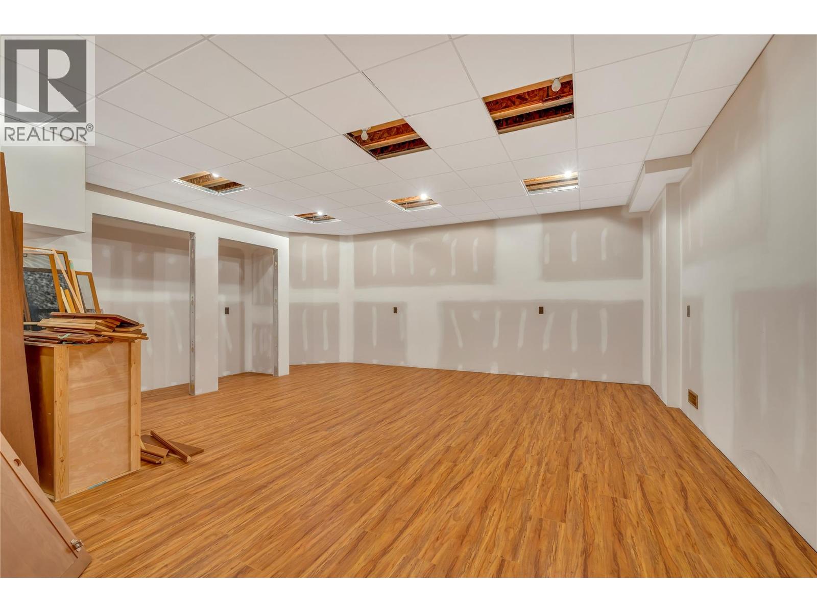 18005 Whitfield Road, Summerland