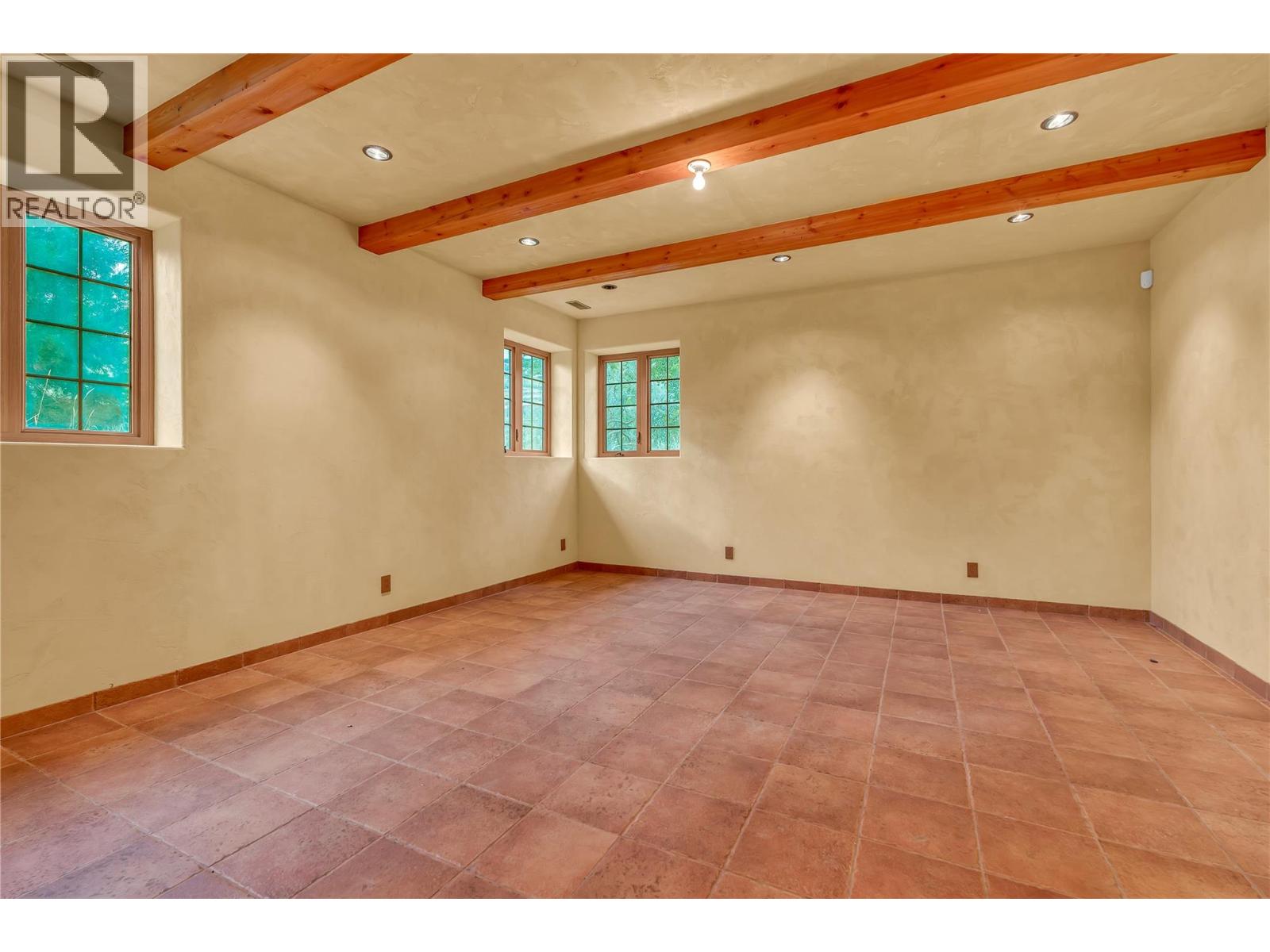 18005 Whitfield Road, Summerland