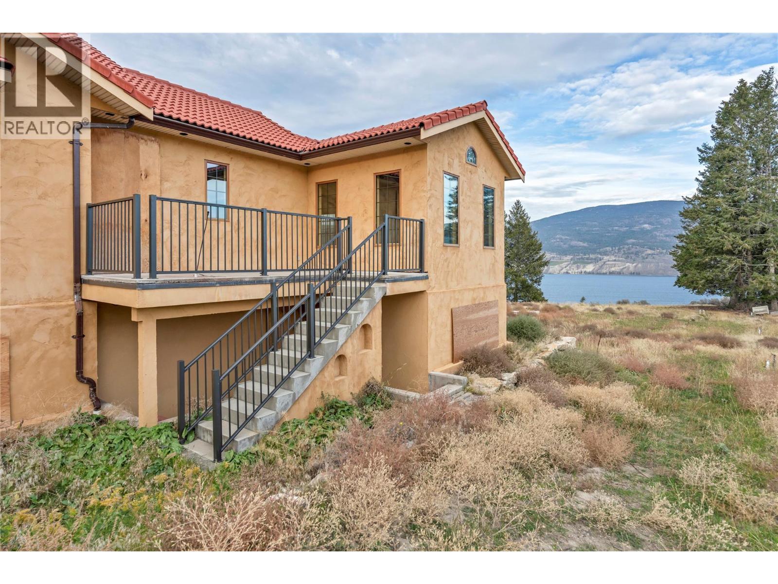 18005 Whitfield Road, Summerland