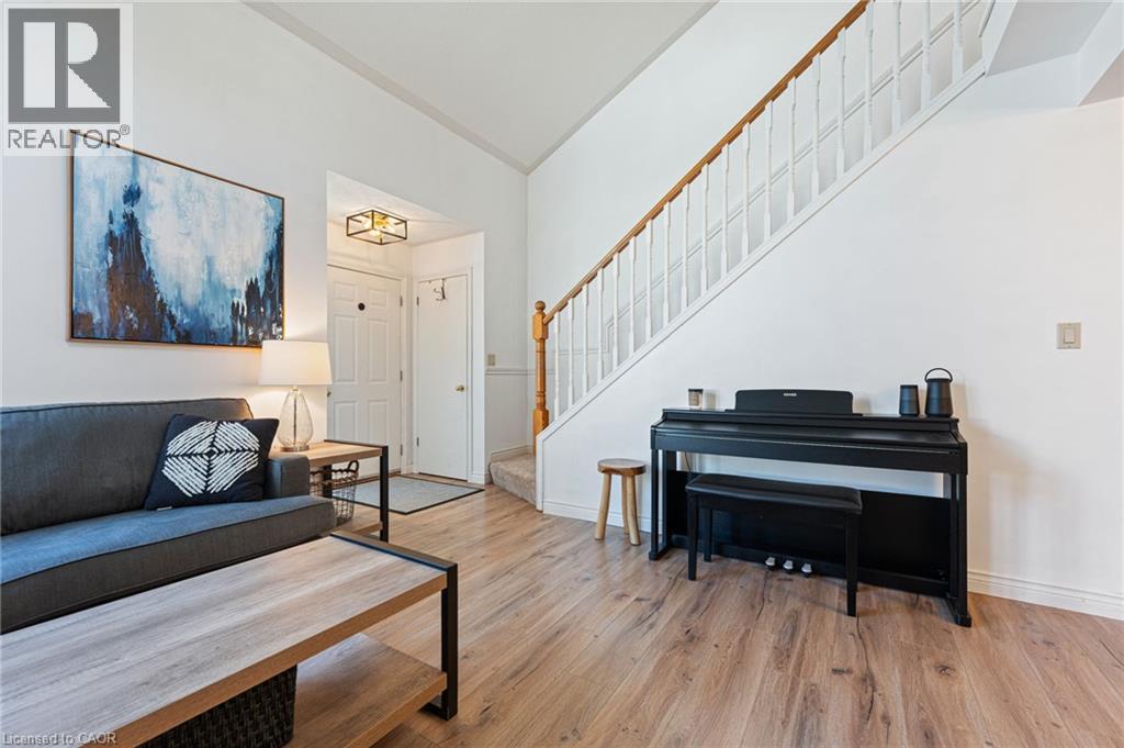 29 Leslie Avenue — photo 14