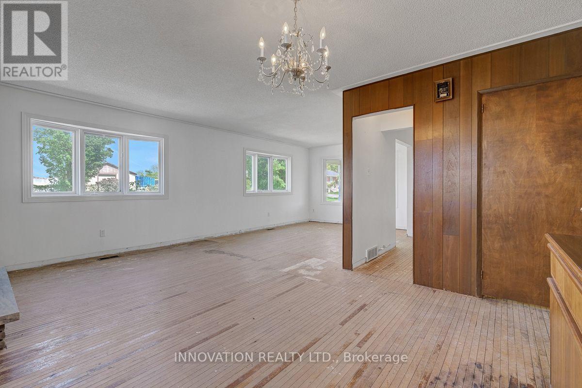 456 Gladstone Street — photo 10
