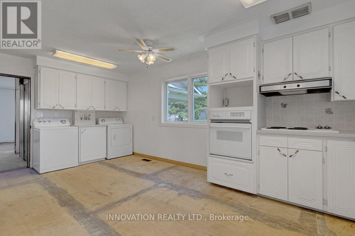456 Gladstone Street — photo 13