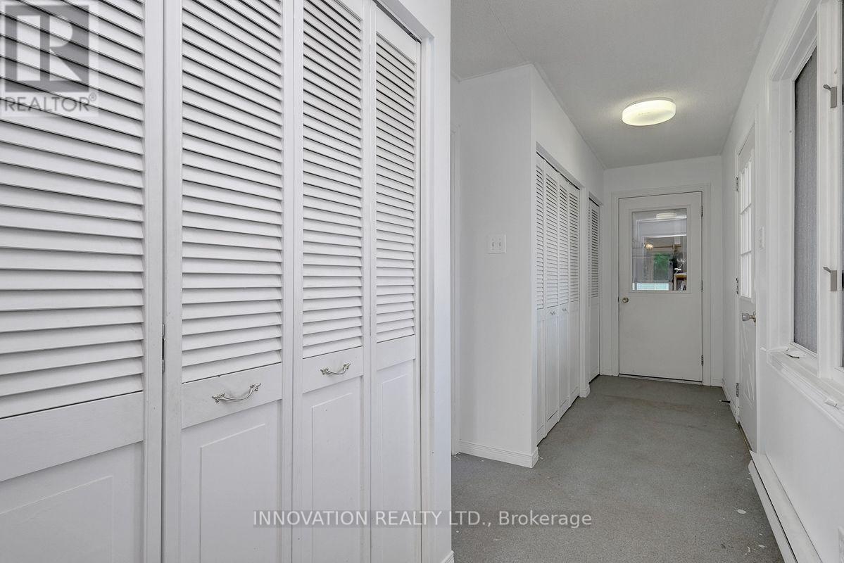456 Gladstone Street — photo 15
