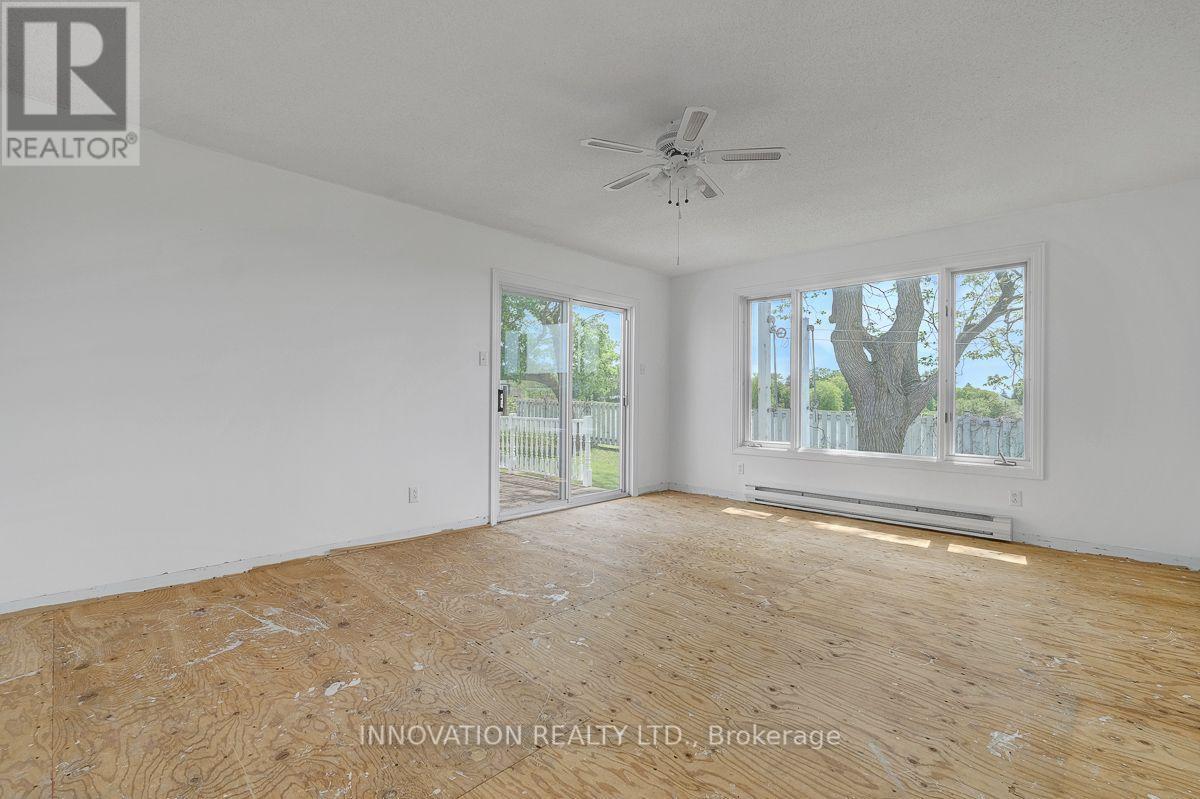 456 Gladstone Street — photo 17