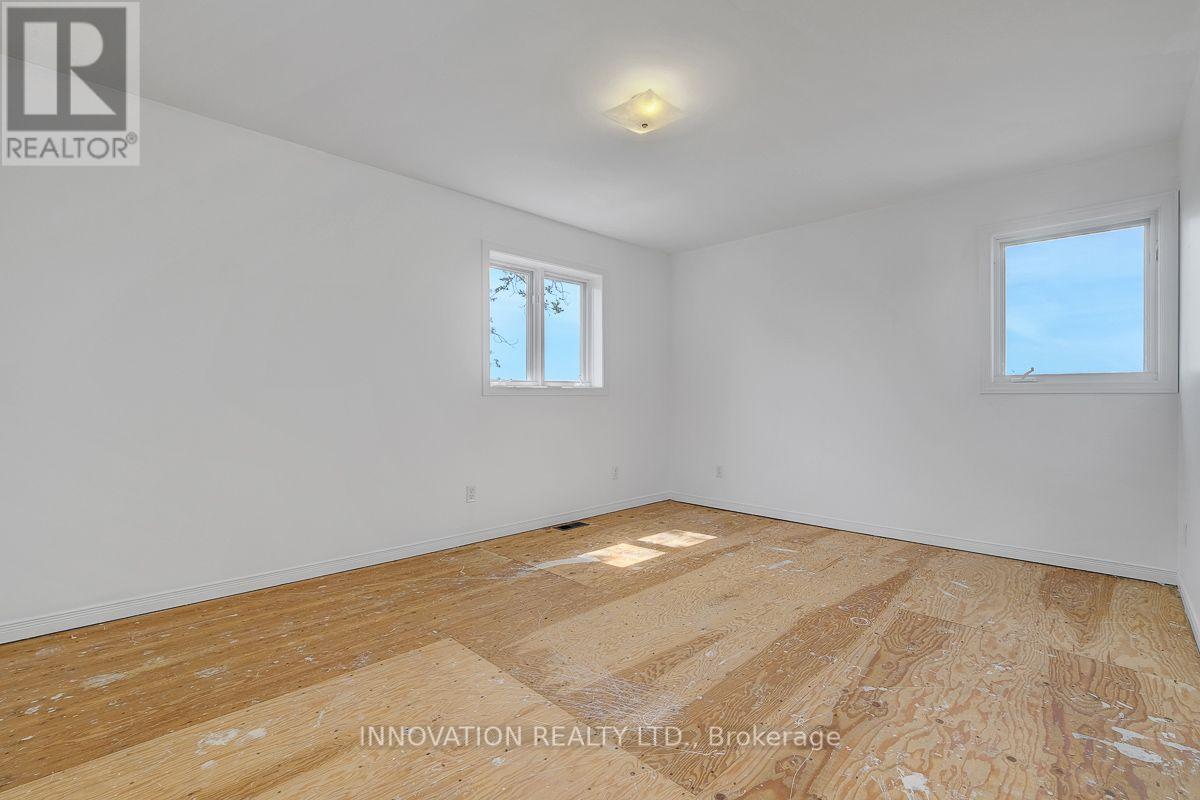 456 Gladstone Street — photo 22