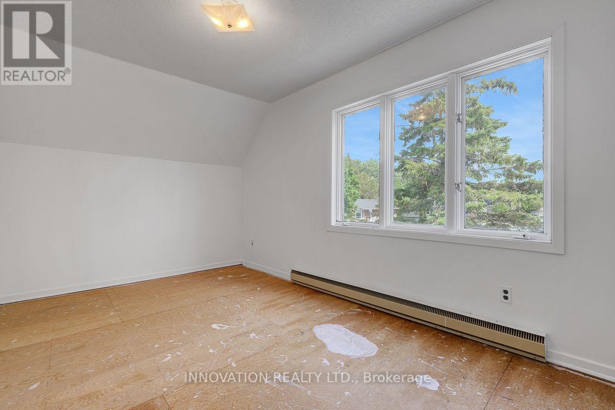 456 Gladstone Street — photo 30