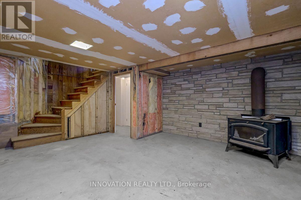 456 Gladstone Street — photo 34