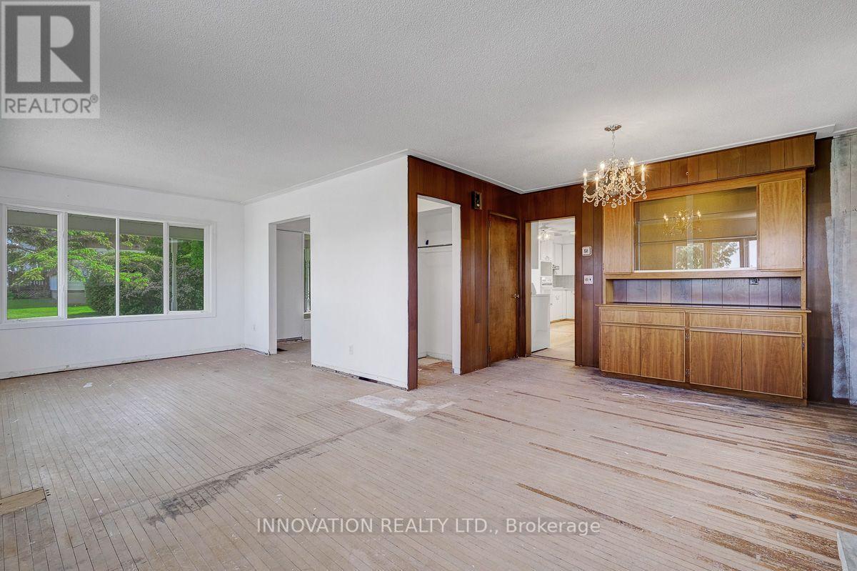 456 Gladstone Street — photo 8