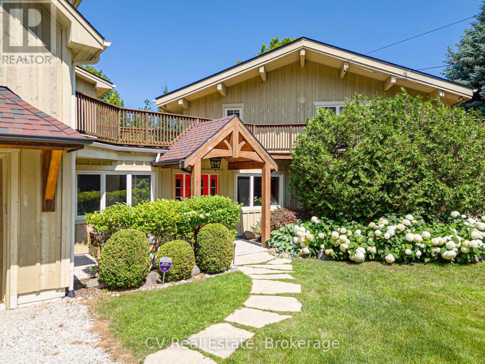 156 CHAMONIX CRESCENT - 1