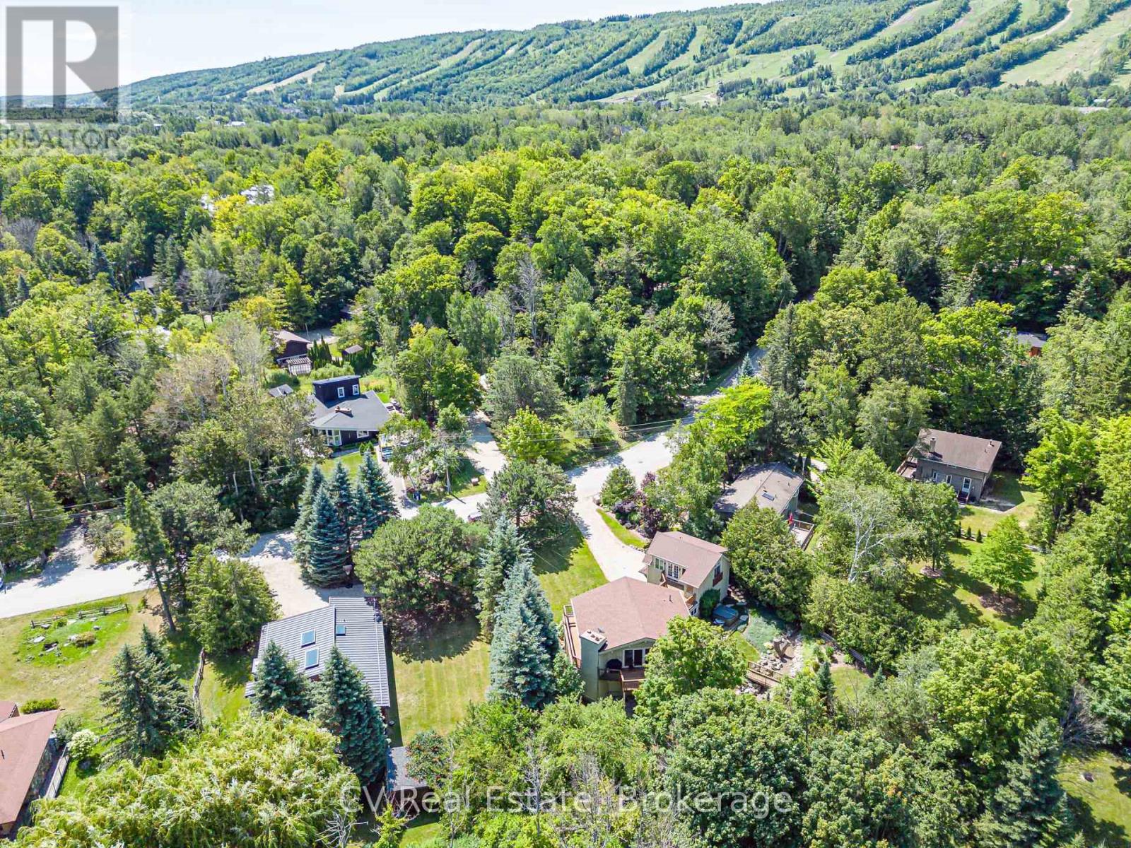 156 CHAMONIX CRESCENT - 48