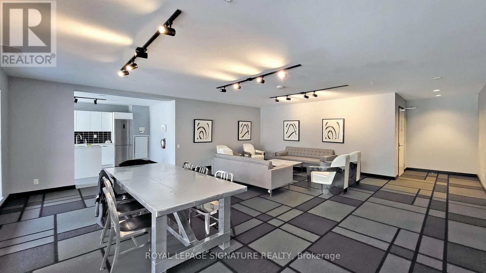 39 Brant Street — photo 17