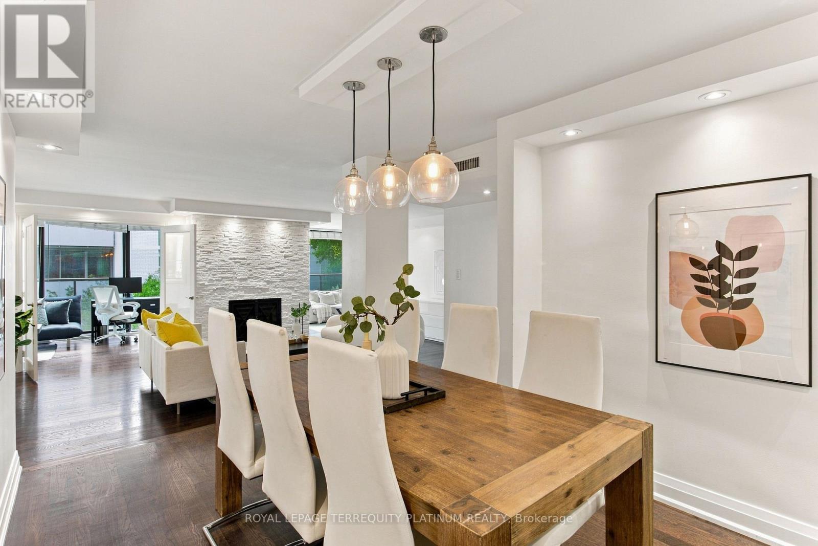 203- 70 Montclair Avenue, Toronto, ON photo 18