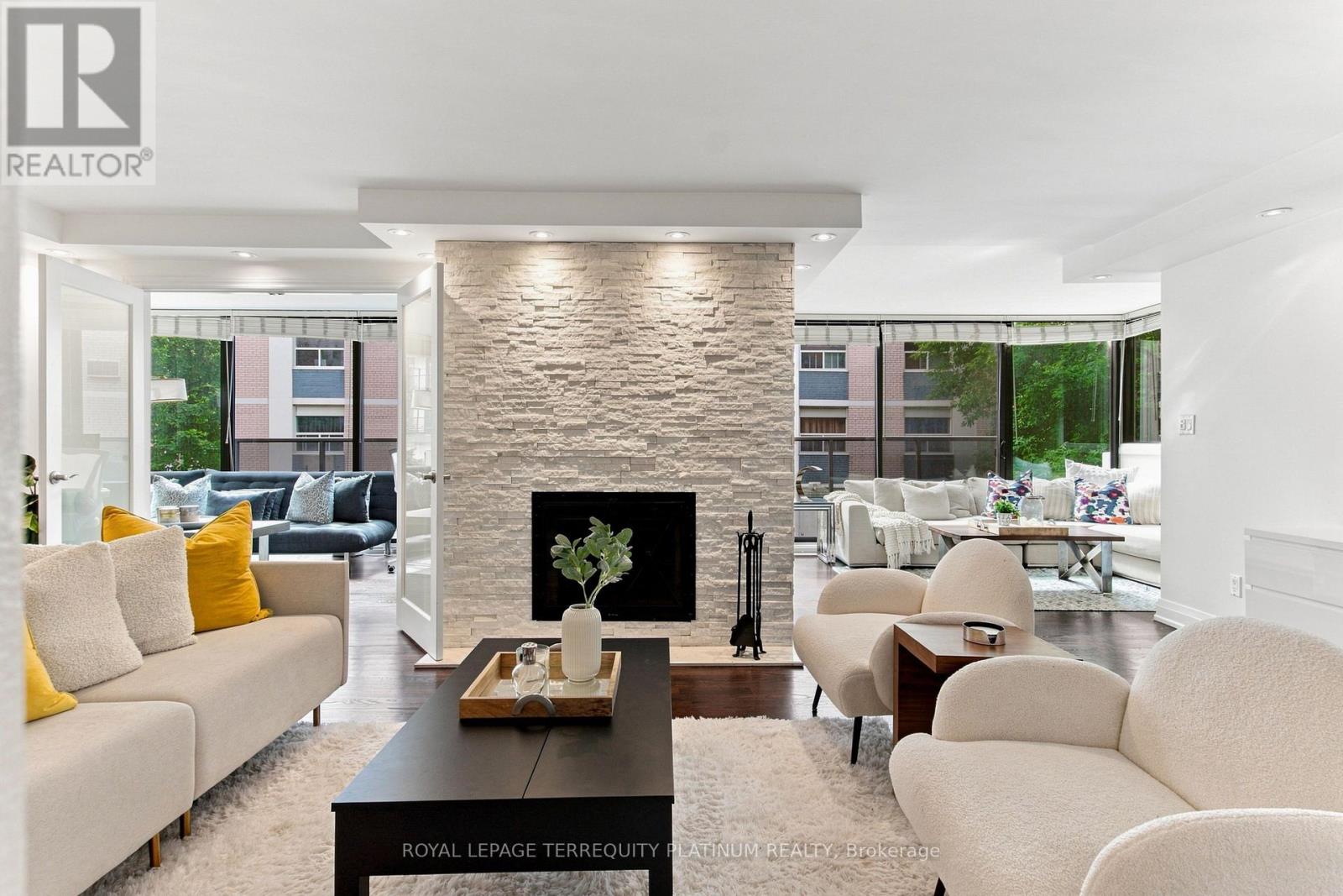 203- 70 Montclair Avenue, Toronto, ON photo 2