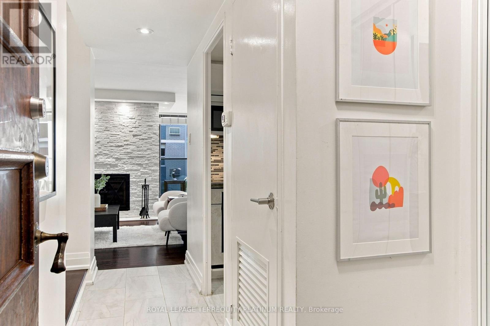 203- 70 Montclair Avenue, Toronto, ON photo 4