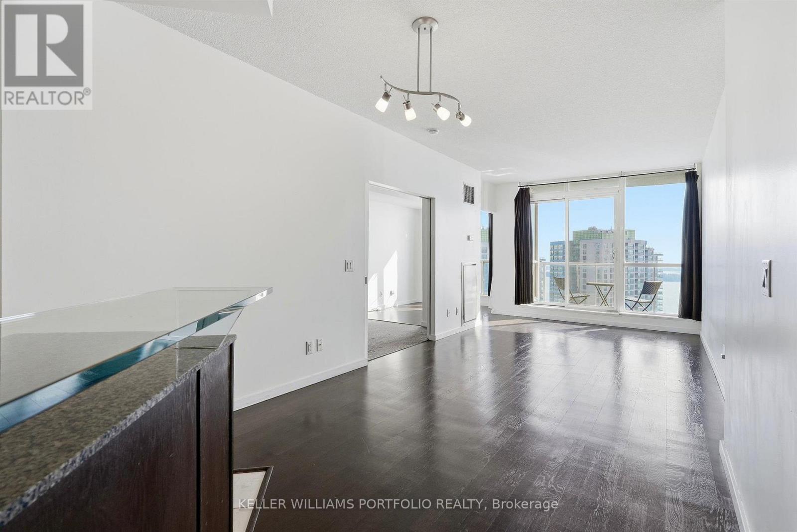 208 Queens Quay West — photo 10