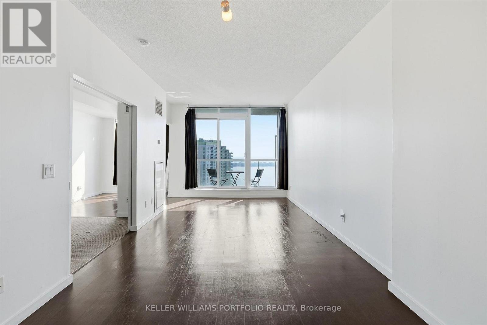 208 Queens Quay West — photo 18