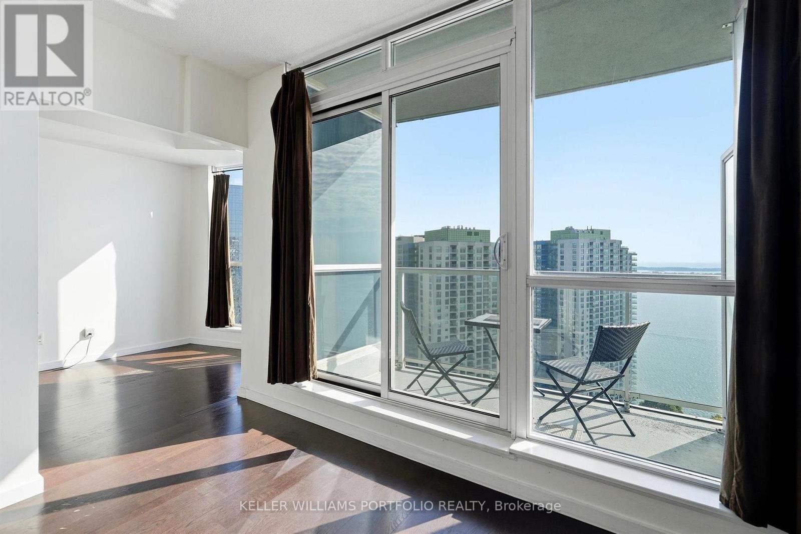 208 Queens Quay West — photo 20