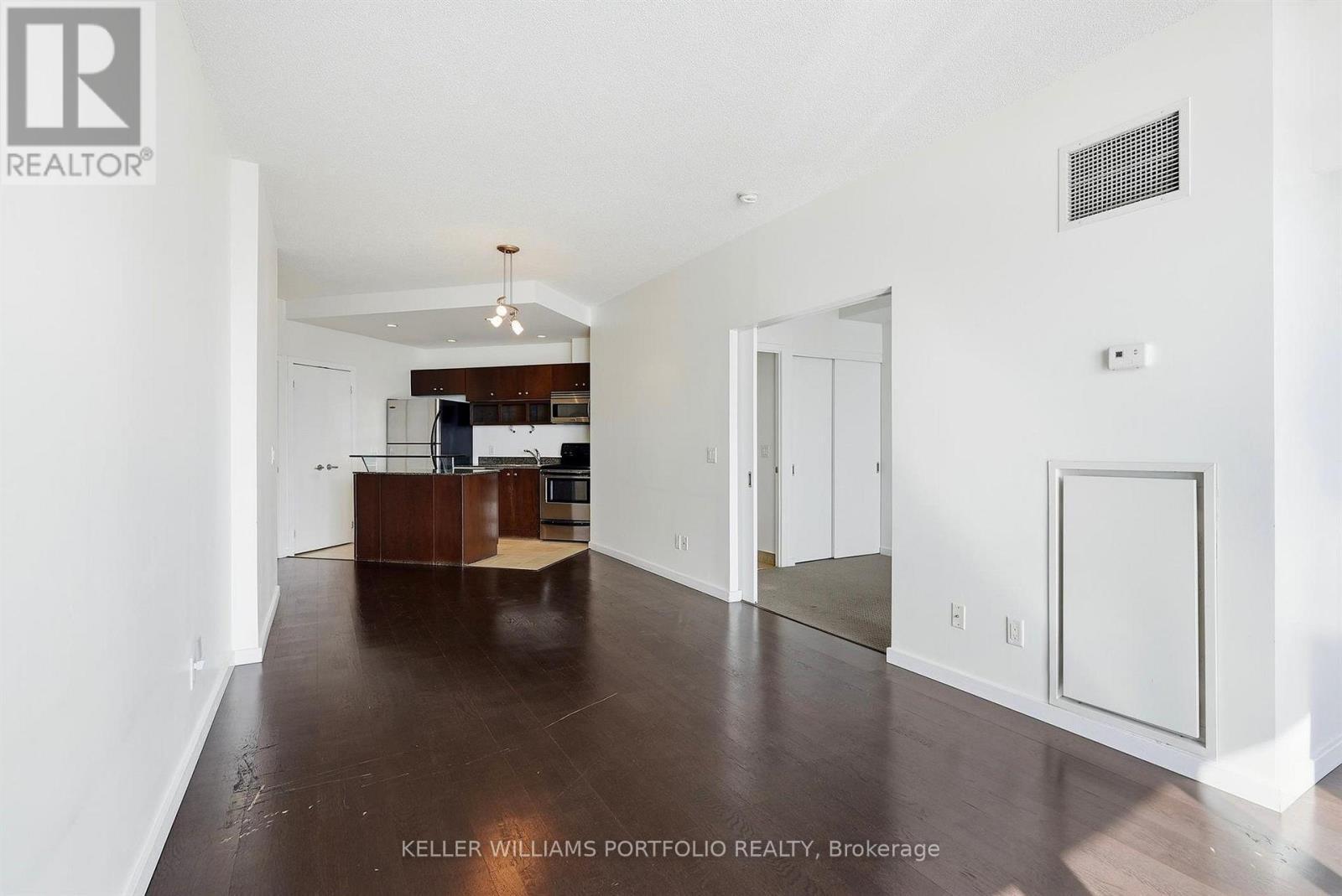 208 Queens Quay West — photo 21