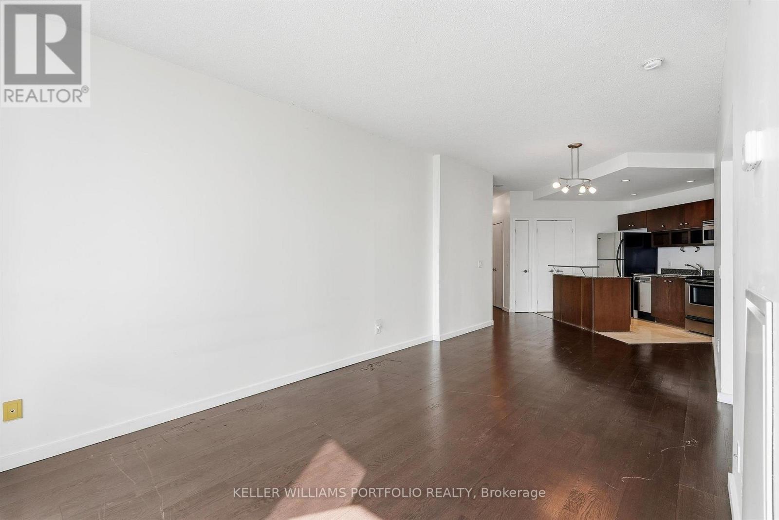 208 Queens Quay West — photo 23