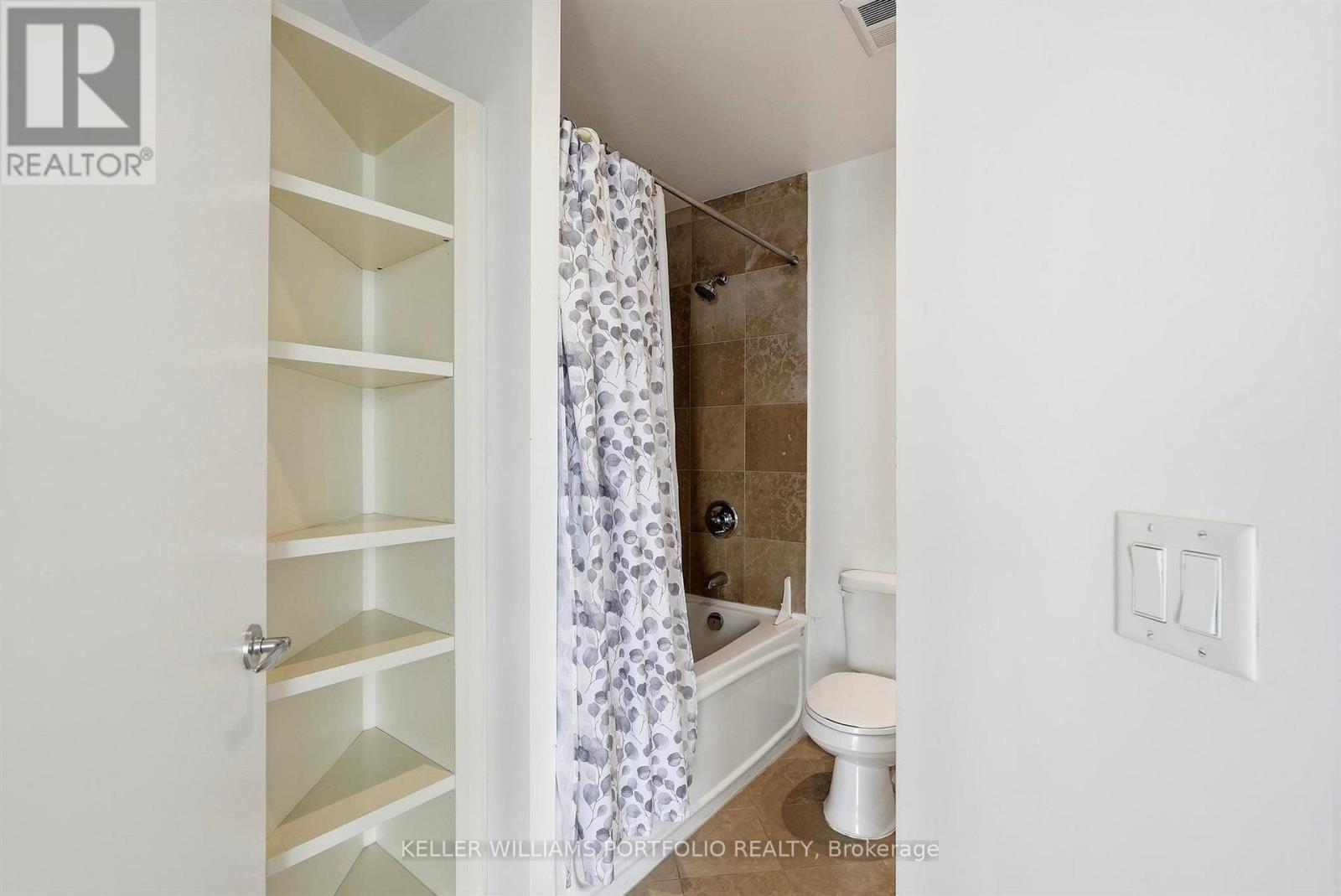 208 Queens Quay West — photo 31