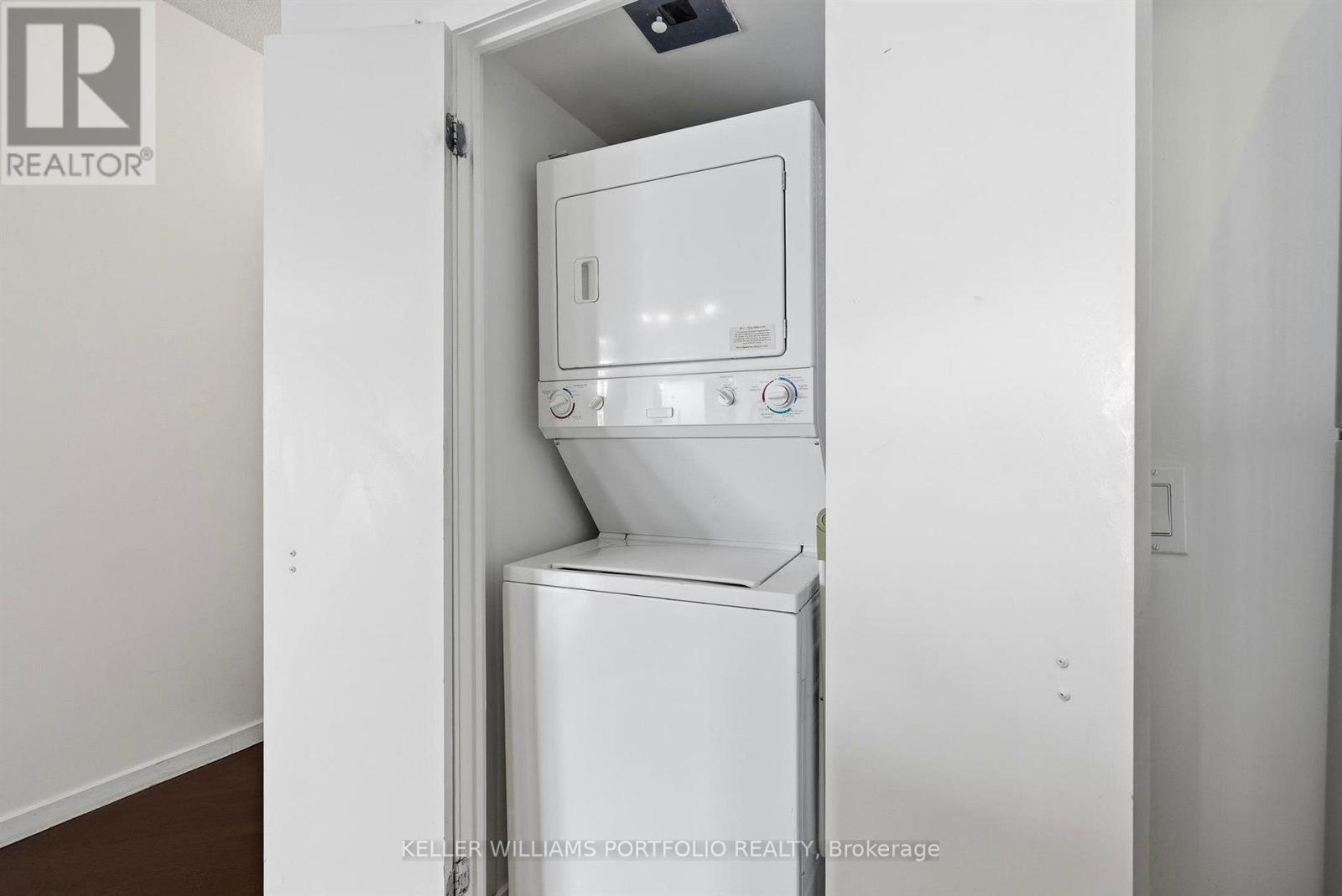 208 Queens Quay West — photo 36