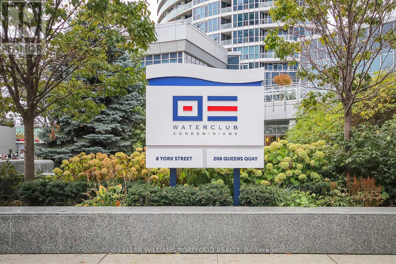 208 Queens Quay West — photo 4