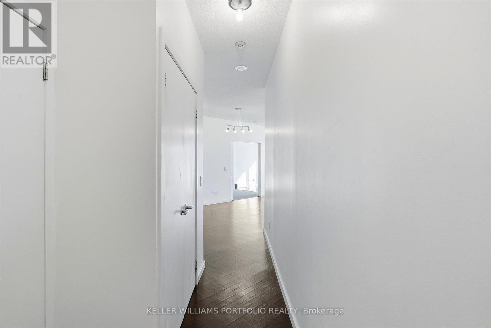 208 Queens Quay West — photo 7