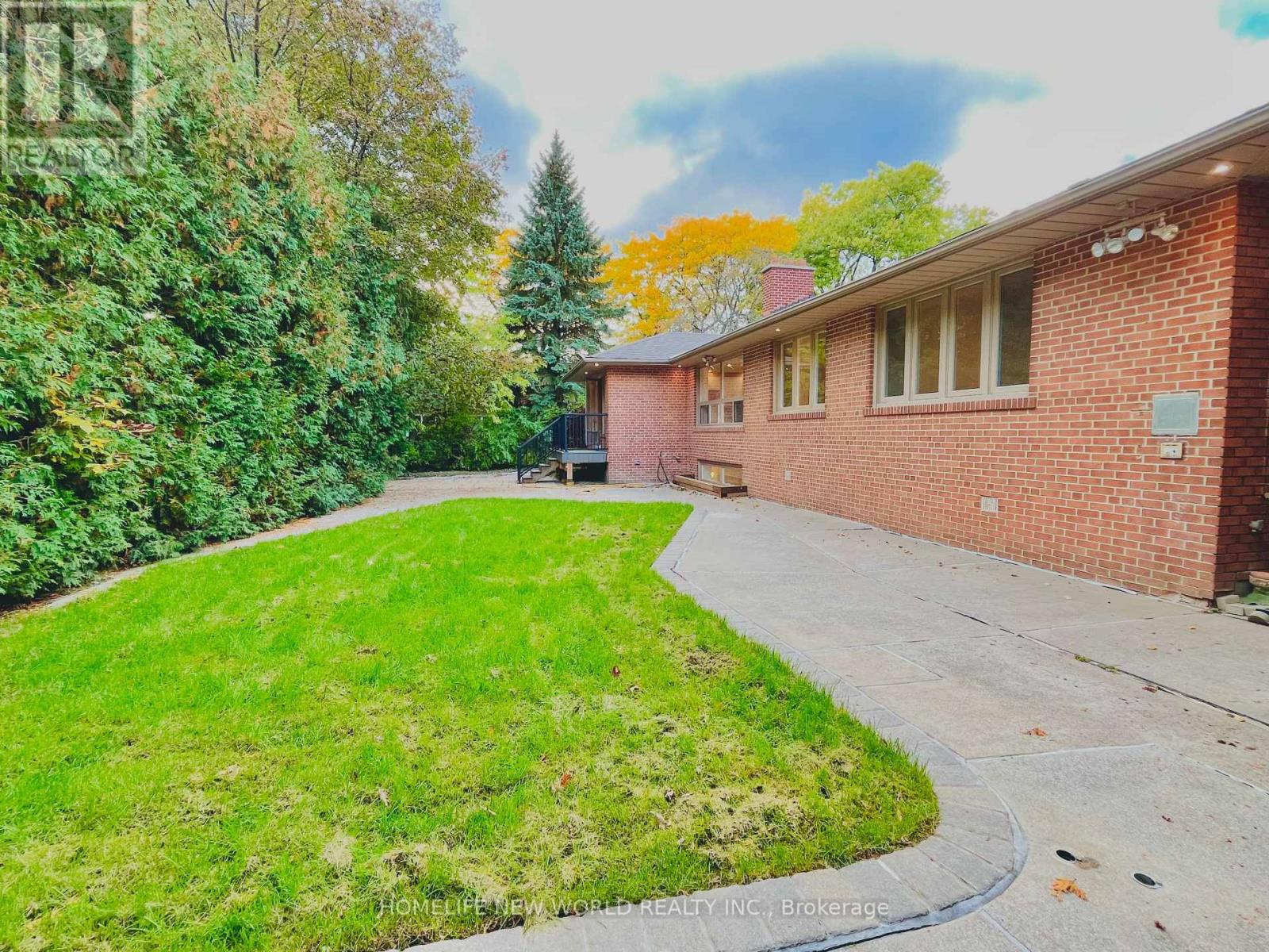 14 Rollscourt Drive — photo 45