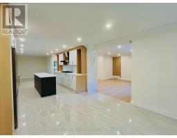 14 Rollscourt Drive, Toronto, ON M2L1X5 Photo 10