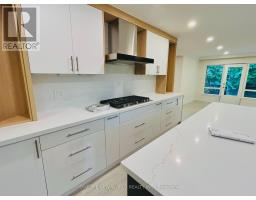 14 Rollscourt Drive, Toronto, ON M2L1X5 Photo 12