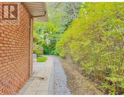 14 Rollscourt Drive, Toronto, ON M2L1X5 Photo 41
