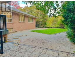14 Rollscourt Drive, Toronto, ON M2L1X5 Photo 44