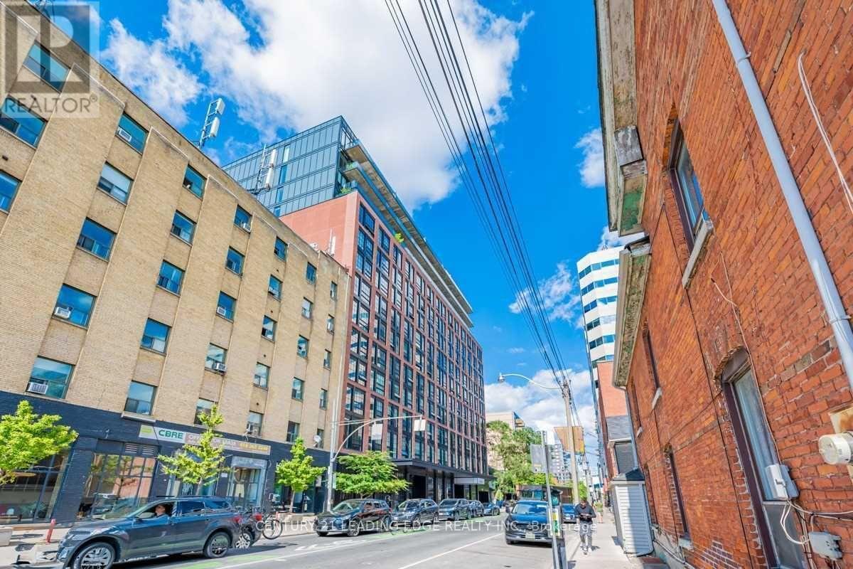 608 Richmond Street West — photo 16