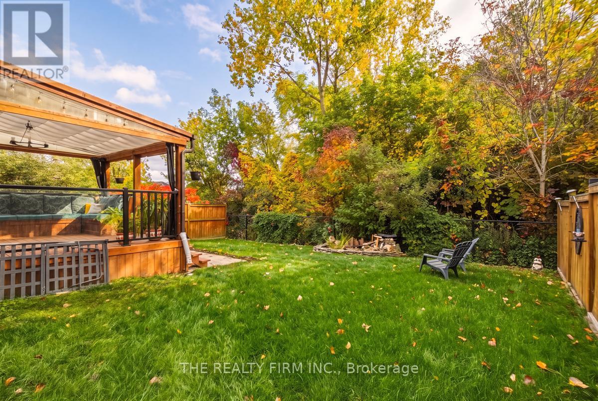 2027 SPRINGRIDGE DRIVE - 43