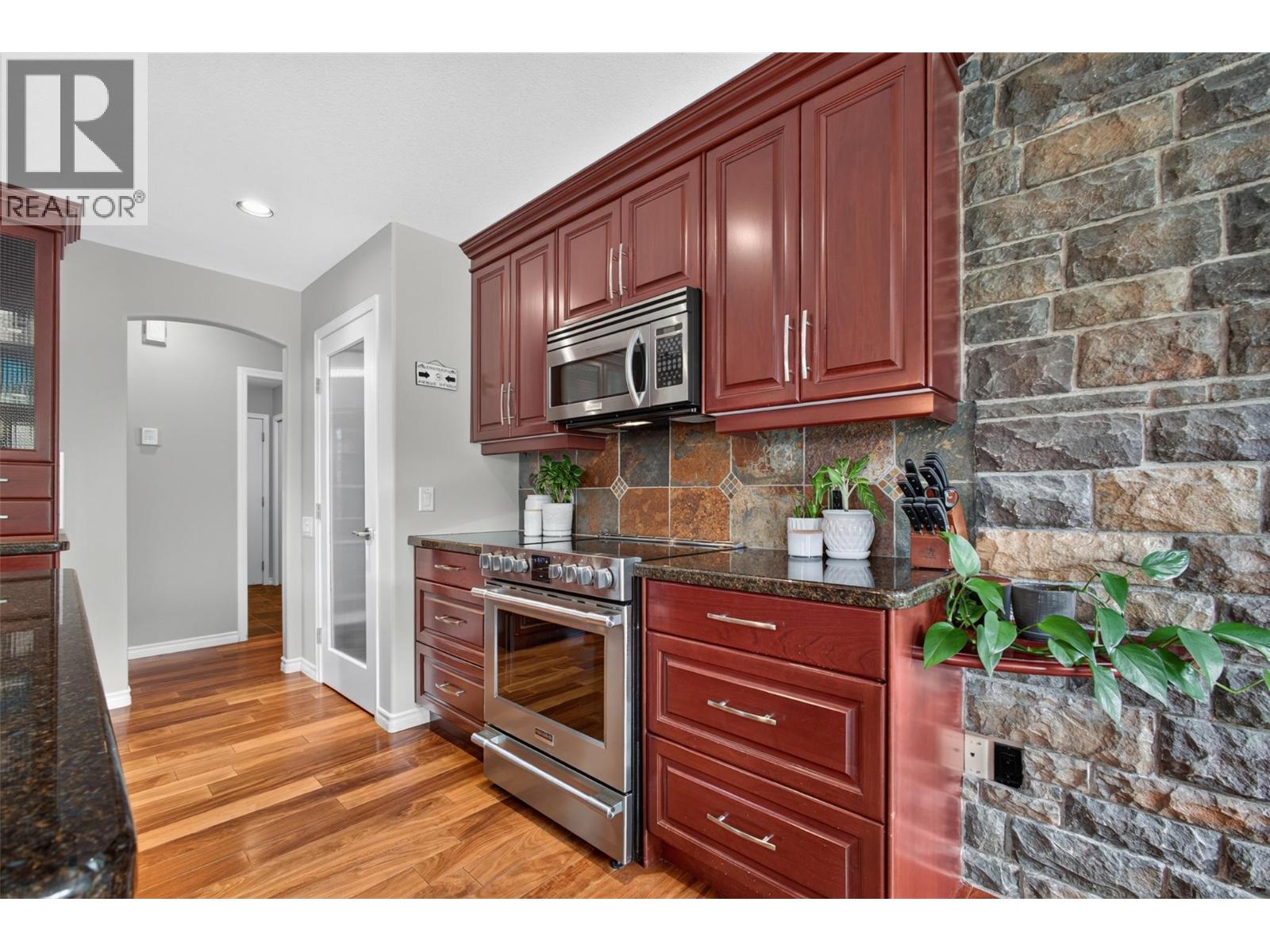 2512 Selkirk Drive - 12