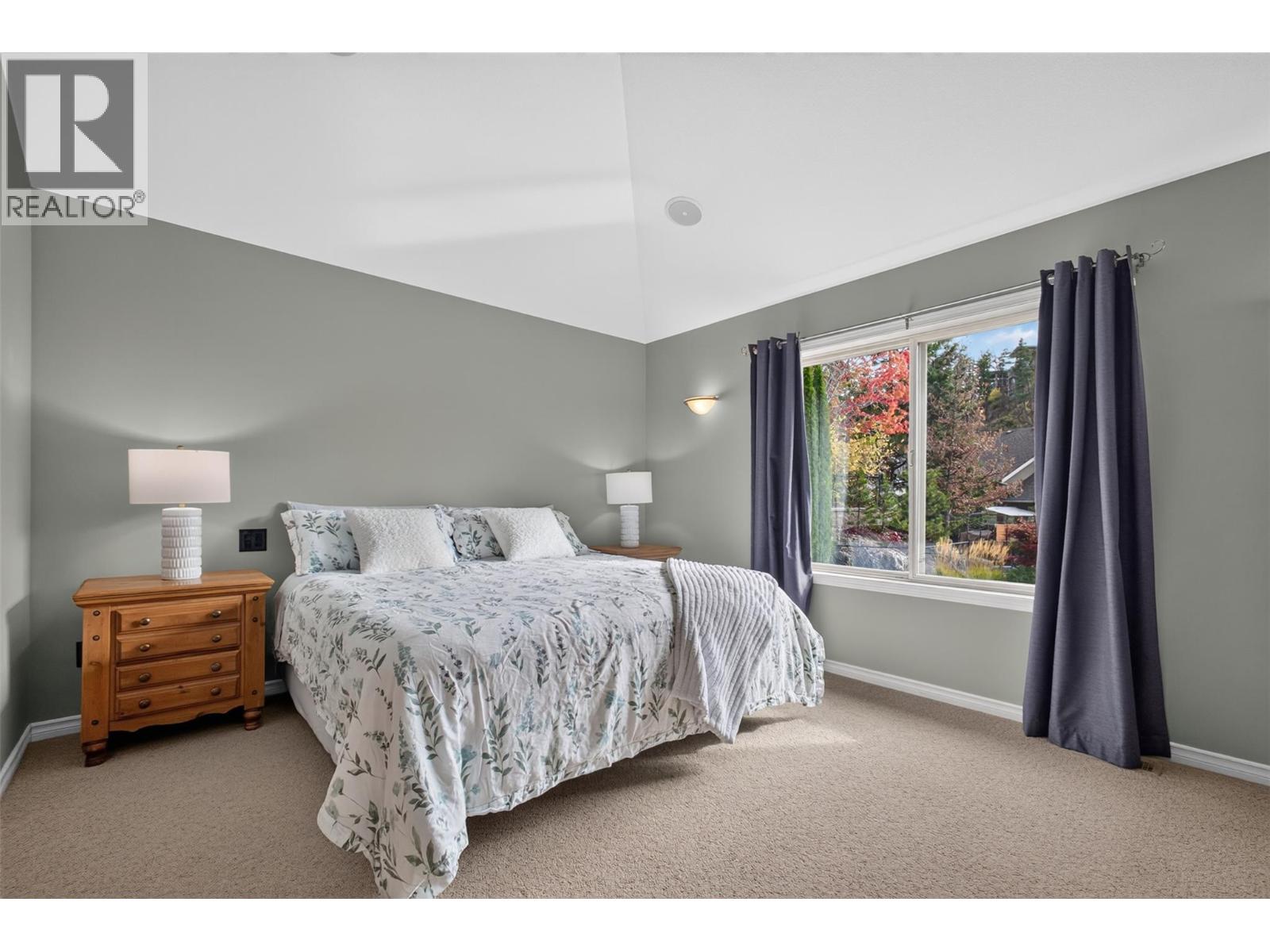  2512 Selkirk Drive, Kelowna