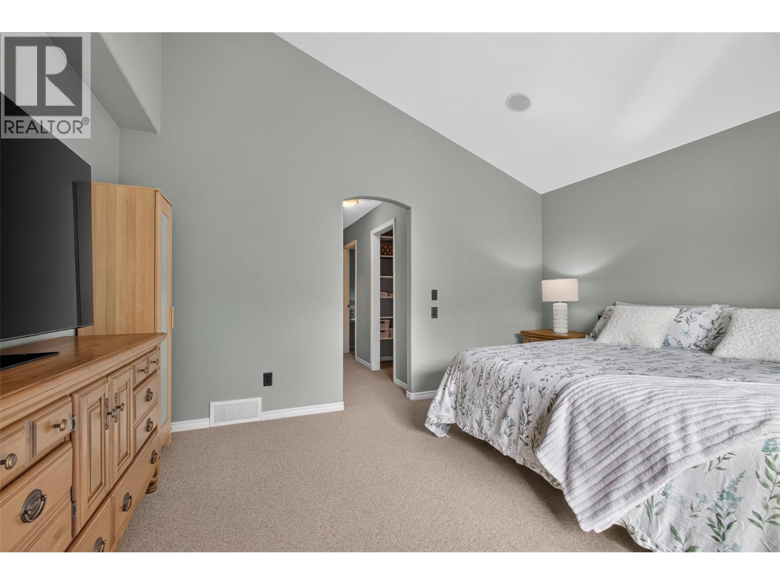  2512 Selkirk Drive, Kelowna