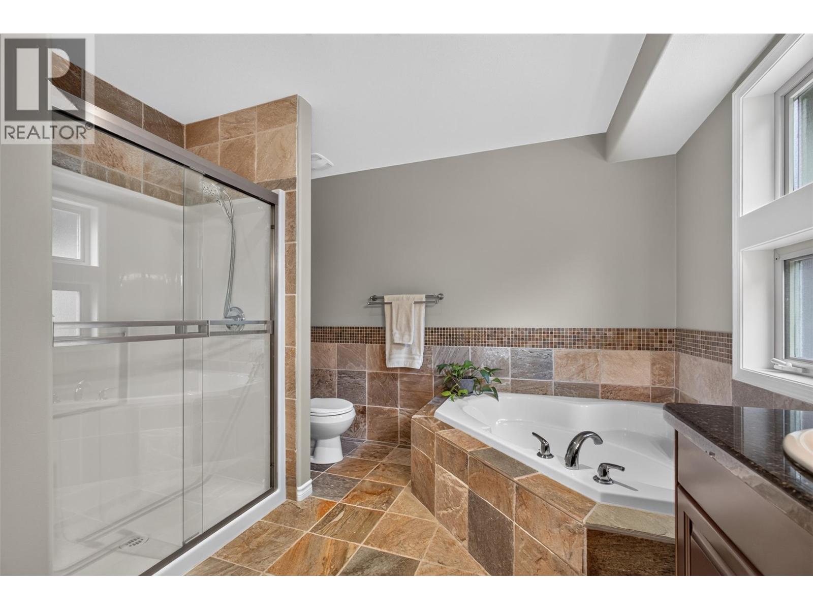  2512 Selkirk Drive, Kelowna